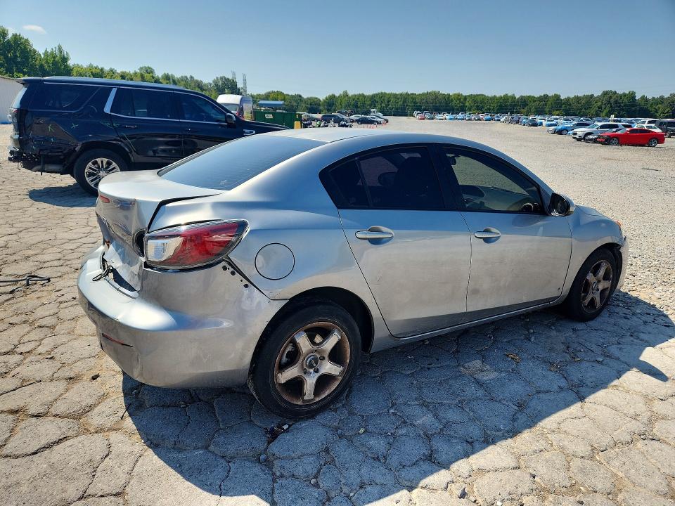 Photo 3 from auction – 2013 MAZDA 3 with VIN JM1BL1TF1D1847373