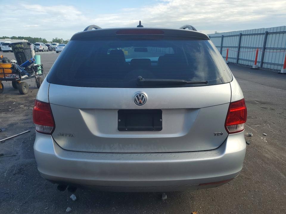 Photo 6 from auction – 2014 VOLKSWAGEN JETTA with VIN 3VWPL7AJ5EM608359