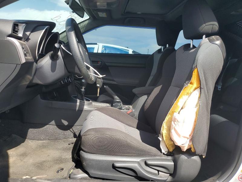 Photo 7 from auction – 2014 SCION TC with VIN JTKJF5C74E3076229