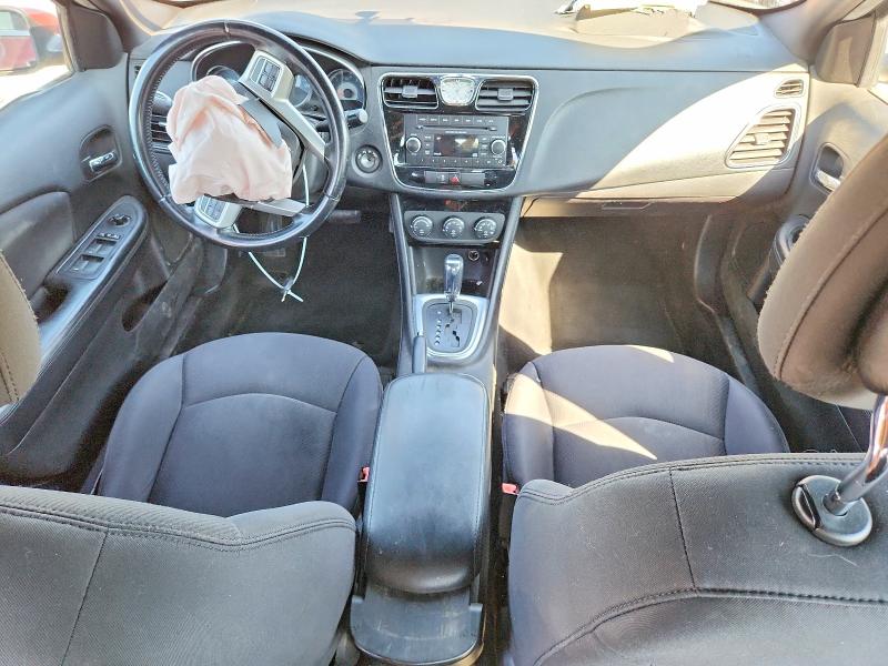 Photo 8 from auction – 2014 CHRYSLER 200 with VIN 1C3CCBBB1EN150440