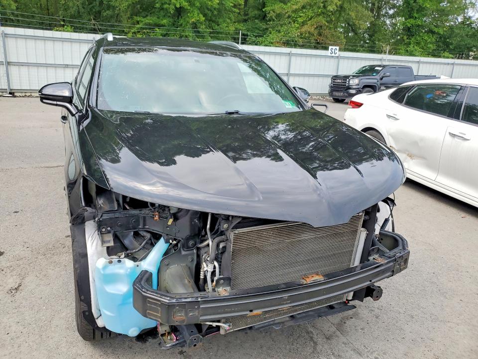 Photo 5 from auction – 2016 LINCOLN MKX with VIN 2LMTJ8KR9GBL62602