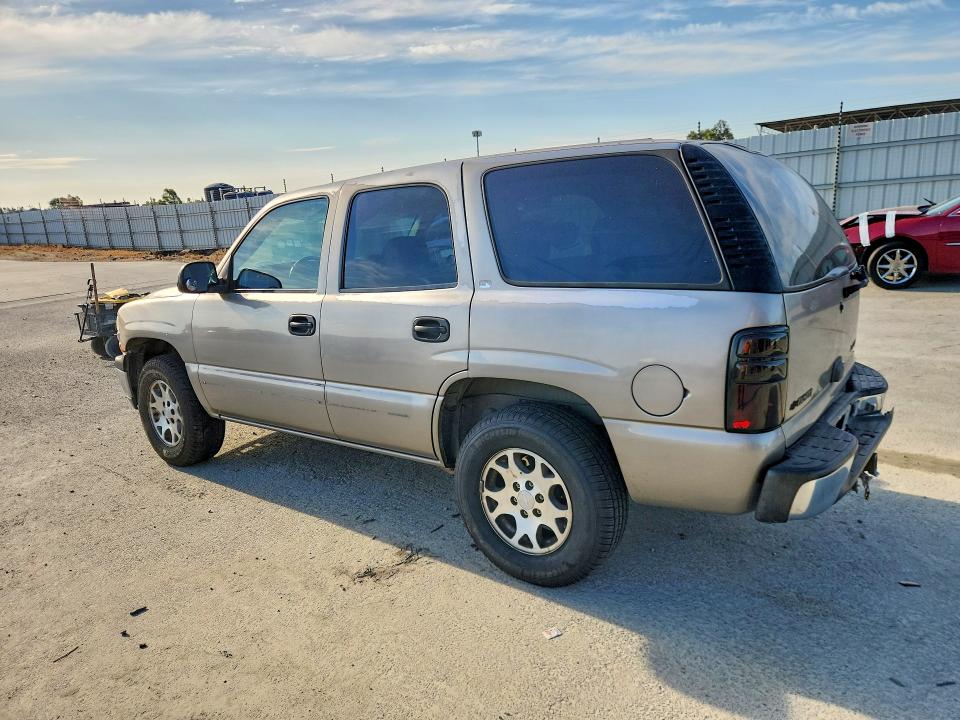 Photo 2 from auction – 2001 CHEVROLET TAHOE with VIN 1GNEC13TX1J111411