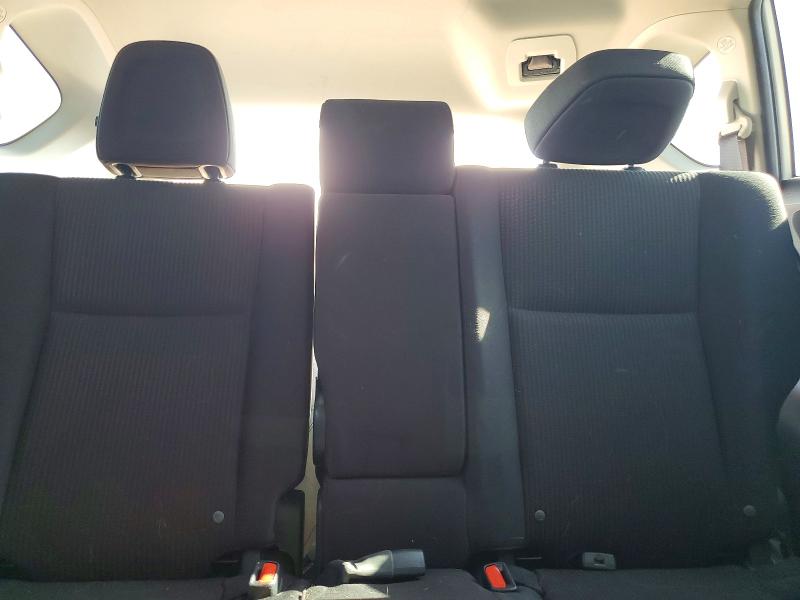 Photo 10 from auction – 2017 TOYOTA RAV4 with VIN JTMZFREV7HJ716592