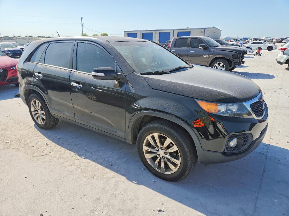 Photo 4 from auction – 2011 KIA SORENTO with VIN 5XYKU4A25BG021234