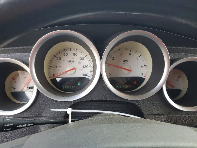 Photo 9 from auction – 2005 DODGE MAGNUM with VIN 2D4FV48V55H123690