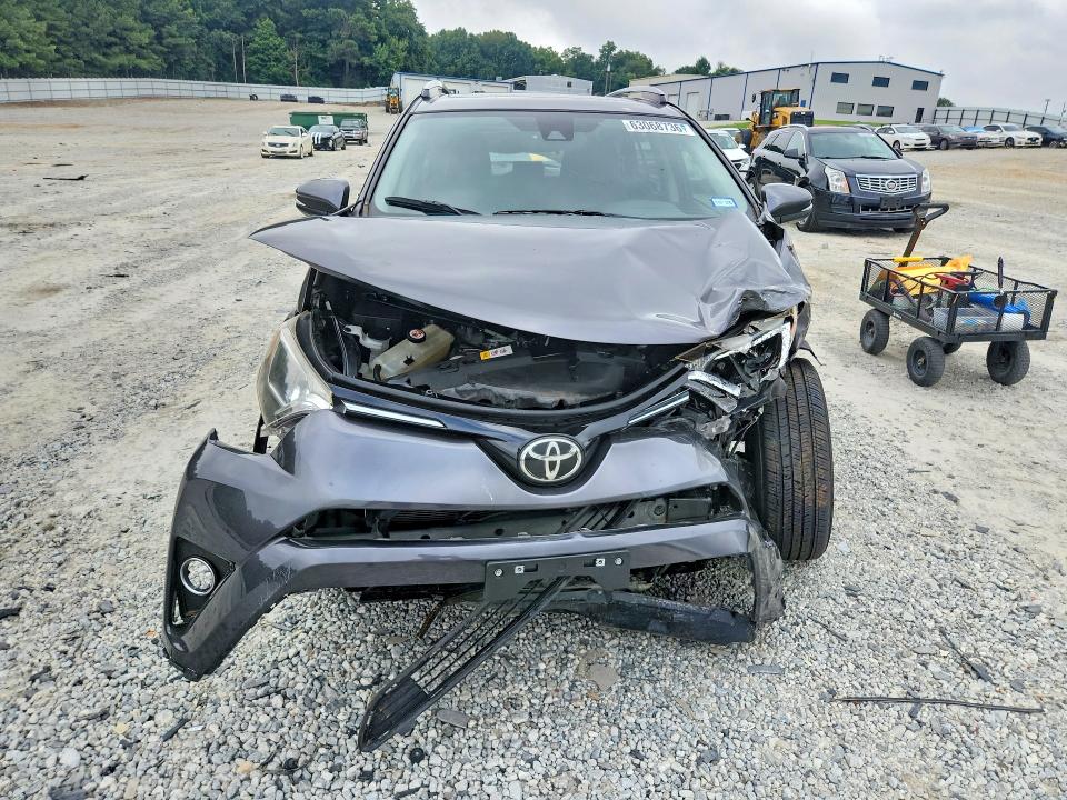 Photo 5 from auction – 2018 TOYOTA RAV4 with VIN JTMWFREV6JJ150742