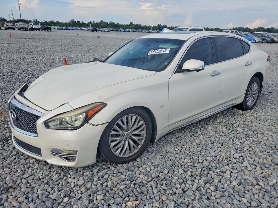 2016 INFINITI Q70L