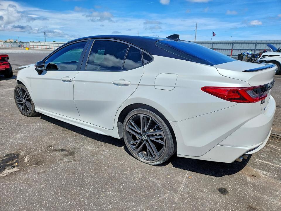 Foto 2 de la subasta – 2025 TOYOTA CAMRY con VIN 4T1DAACK0SU012528