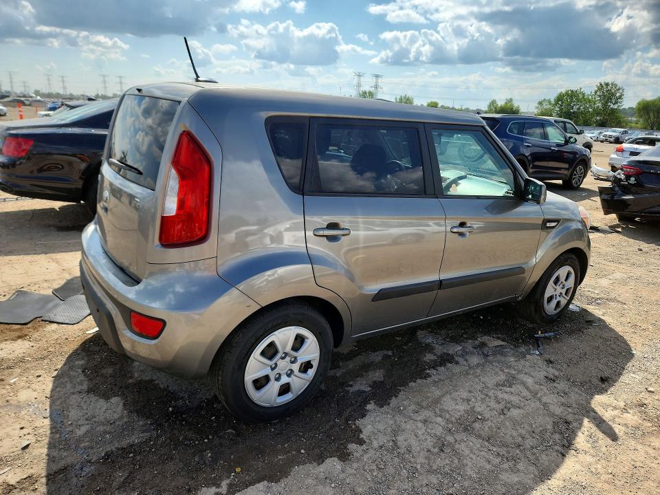 Photo 3 from auction – 2013 KIA SOUL with VIN KNDJT2A52D7587705
