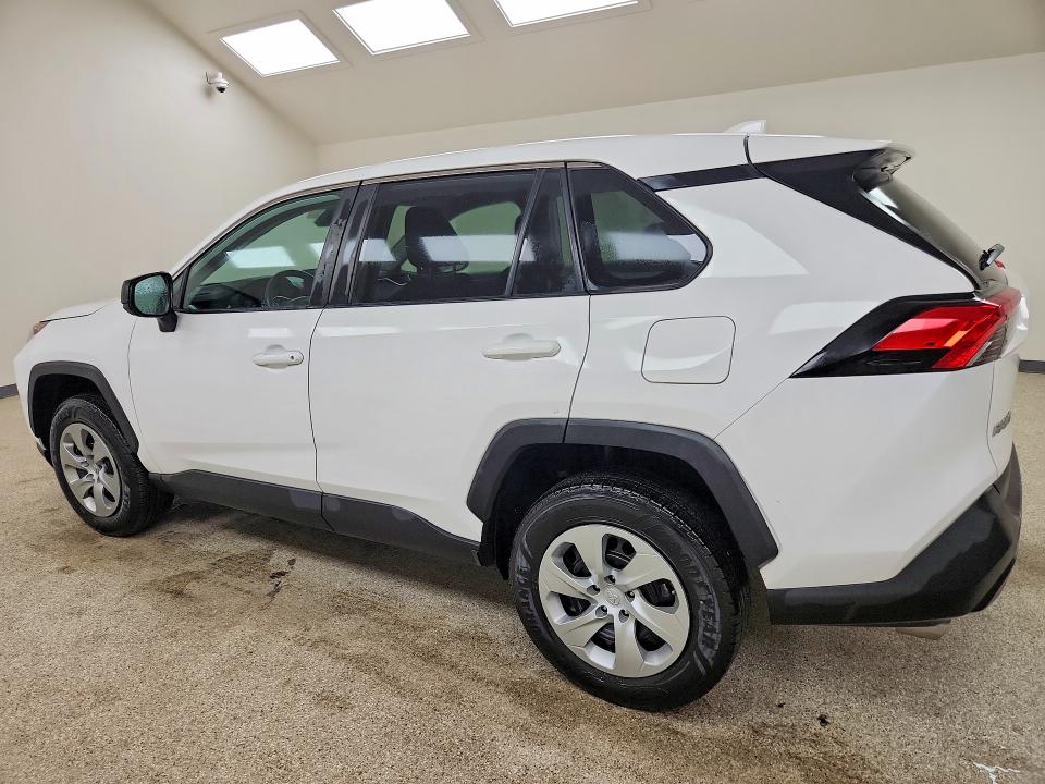 Photo 2 from auction – 2022 TOYOTA RAV4 with VIN 2T3F1RFVXNW278342