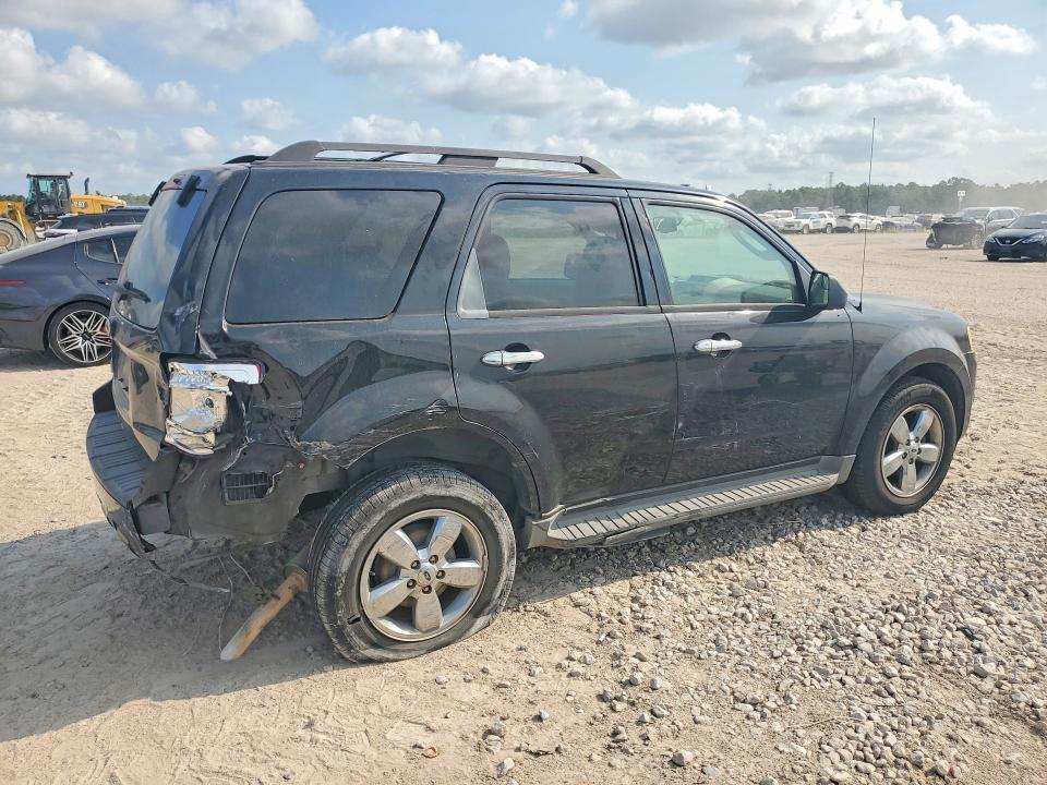 Photo 3 from auction – 2011 FORD ESCAPE with VIN 1FMCU0D75BKA61842