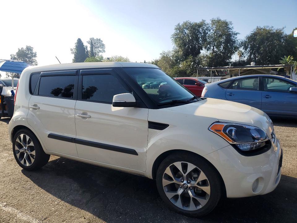 Photo 4 from auction – 2013 KIA SOUL with VIN KNDJT2A65D7572298