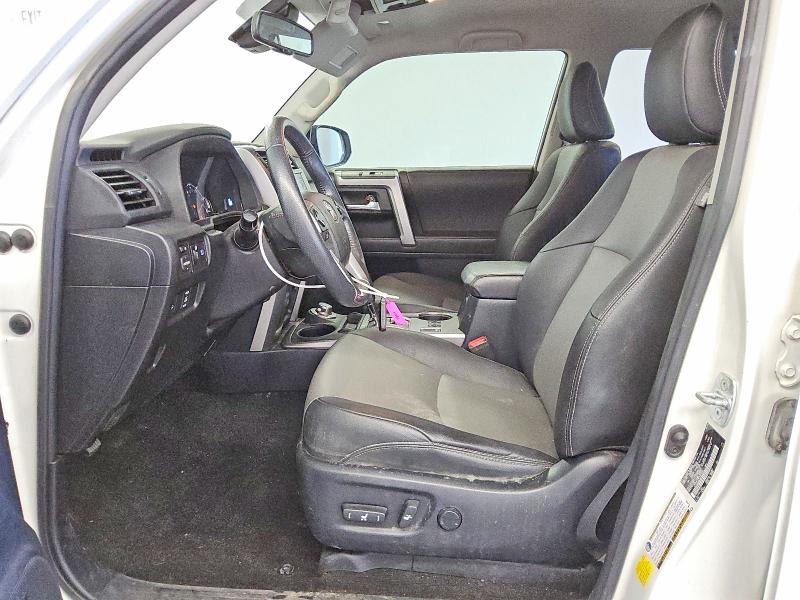 Photo 7 from auction – 2020 TOYOTA 4RUNNER with VIN JTEBU5JR9L5821804
