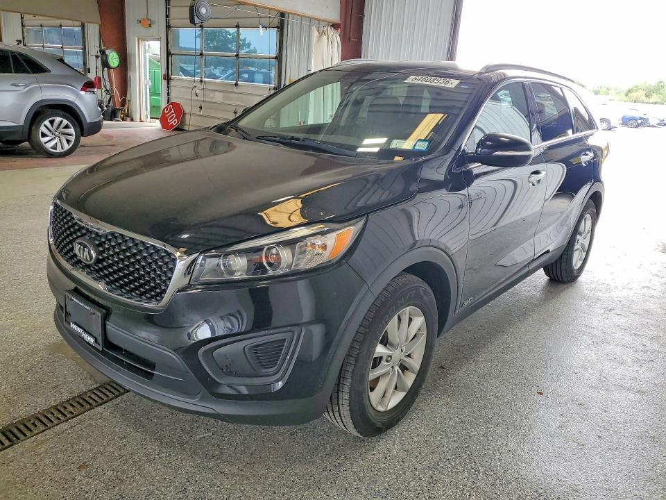 KIA SORENTO 2017 with VIN 5XYPGDA3XHG251981 - Photo from auction