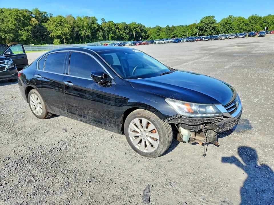 Photo 4 from auction – 2013 HONDA ACCORD with VIN 1HGCR3F89DA042024