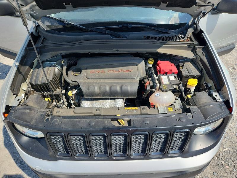 Photo 12 from auction – 2021 JEEP RENEGADE with VIN ZACNJDAB8MPM23786