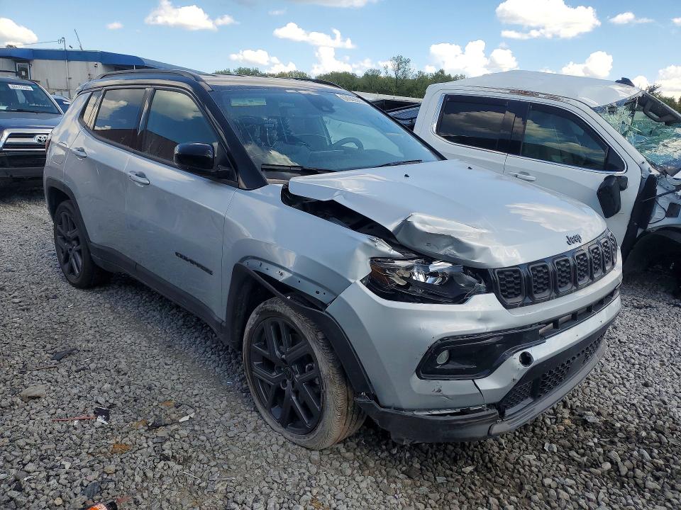 Фото 4 с аукциона – 2026 JEEP COMPASS с VIN 3C4NJDCN0TT184168