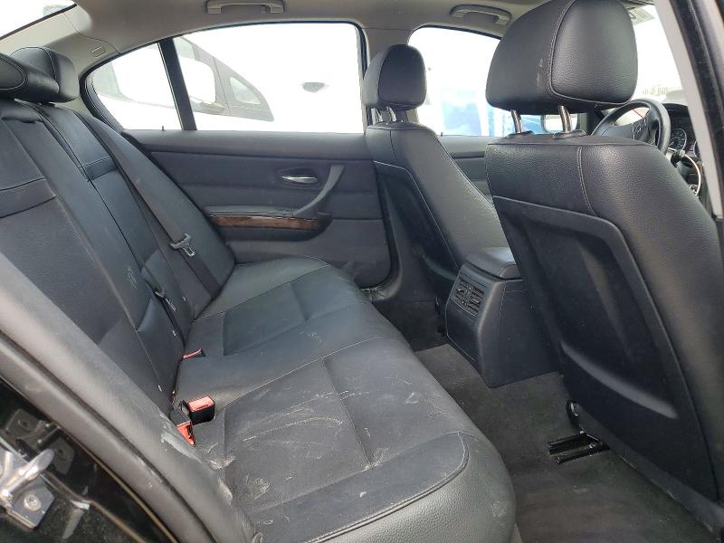 Photo 10 from auction – 2010 BMW 328 with VIN WBAPK7C57AA461052
