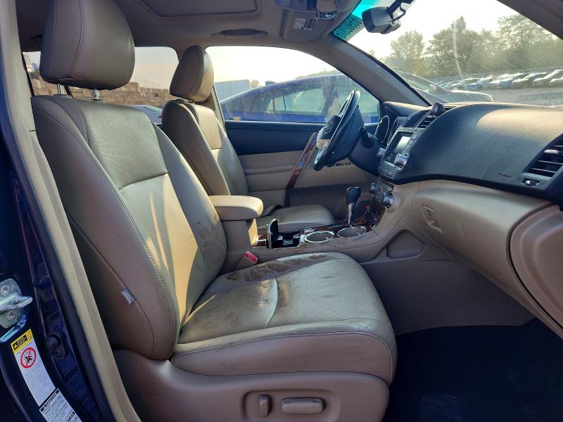 Photo 7 from auction – 2011 TOYOTA HIGHLANDER with VIN 5TDDK3EH1BS071090
