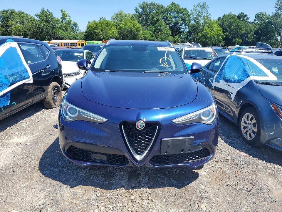 Photo 5 from auction – 2018 ALFA ROMEO STELVIO with VIN ZASFAKAN6J7B81313