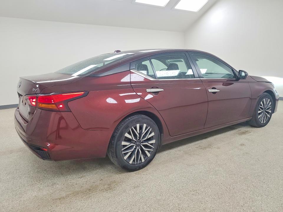 Photo 3 from auction – 2024 NISSAN ALTIMA with VIN 1N4BL4DV9RN384704