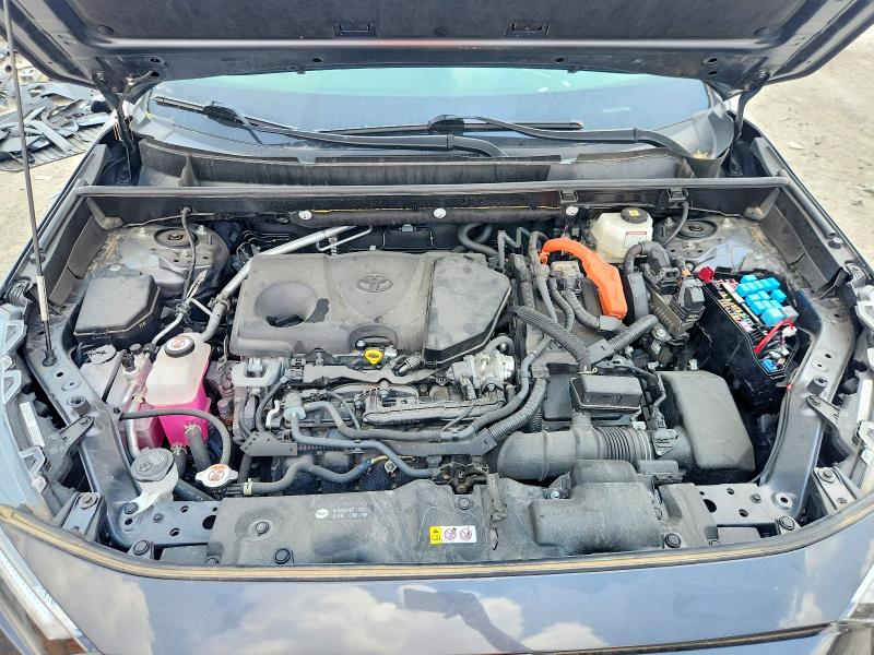 Photo 12 from auction – 2022 TOYOTA RAV4 with VIN JTM16RFV0ND069409