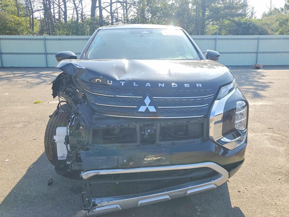Photo 5 from auction – 2023 MITSUBISHI OUTLANDER with VIN JA4T5UA93PZ021380