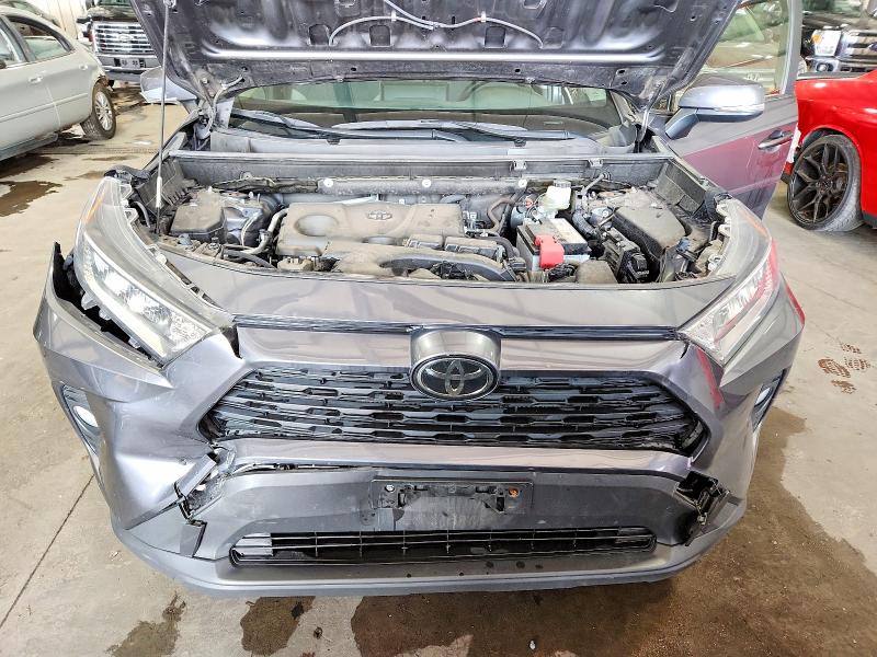 Photo 12 from auction – 2019 TOYOTA RAV4 with VIN JTMP1RFV8KD502513