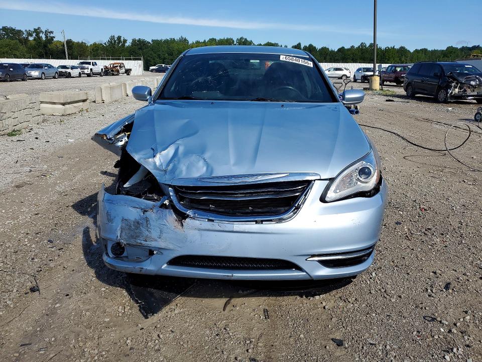 Photo 5 from auction – 2013 CHRYSLER 200 with VIN 1C3CCBBB5DN768407