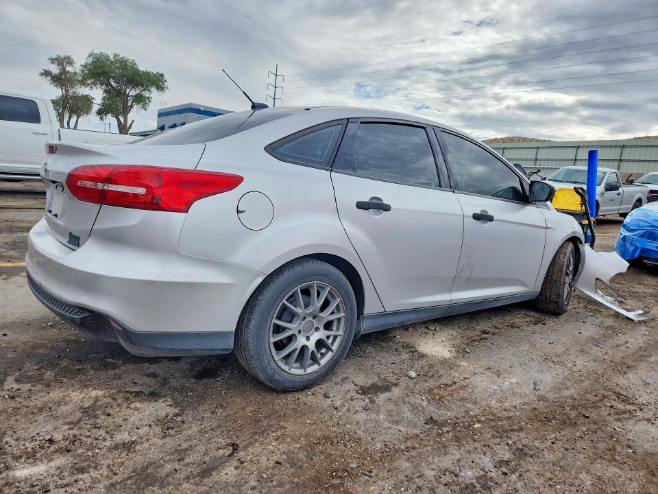 Photo 3 from auction – 2017 FORD FOCUS with VIN 1FADP3E22HL343109