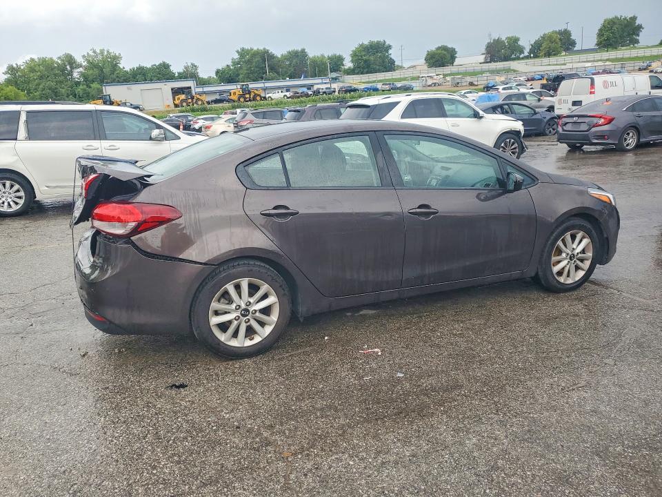 Photo 3 from auction – 2017 KIA FORTE with VIN 3KPFL4A77HE132907