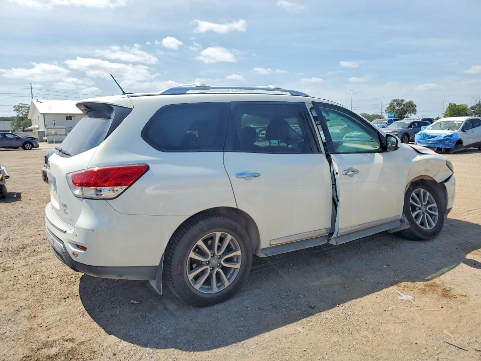 Photo 3 from auction – 2014 NISSAN PATHFINDER with VIN 5N1AR2MM9EC724256