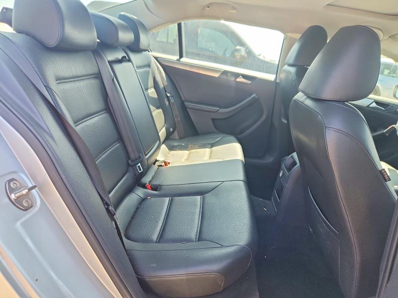 Photo 10 from auction – 2015 VOLKSWAGEN JETTA with VIN 3VWD07AJ6FM257989