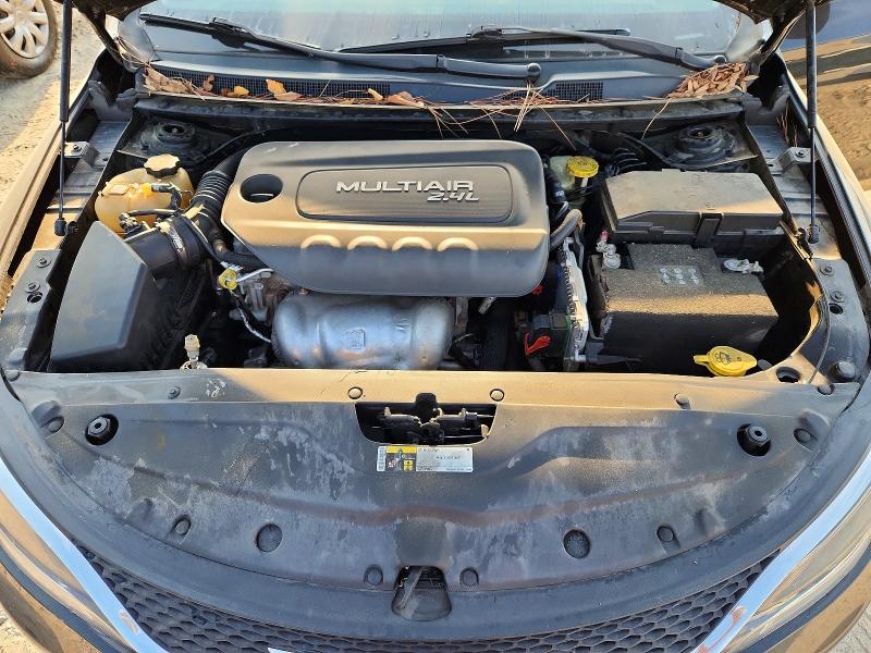 Photo 11 from auction – 2016 CHRYSLER 200 with VIN 1C3CCCAB1GN108053