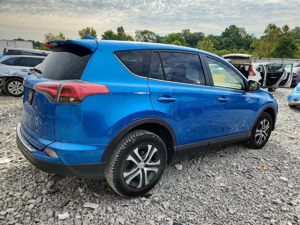Photo 3 from auction – 2018 TOYOTA RAV4 with VIN JTMZFREV6JJ190011
