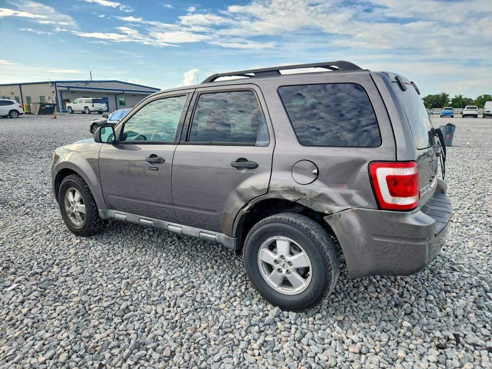 Photo 2 from auction – 2010 FORD ESCAPE with VIN 1FMCU0D71AKB65453
