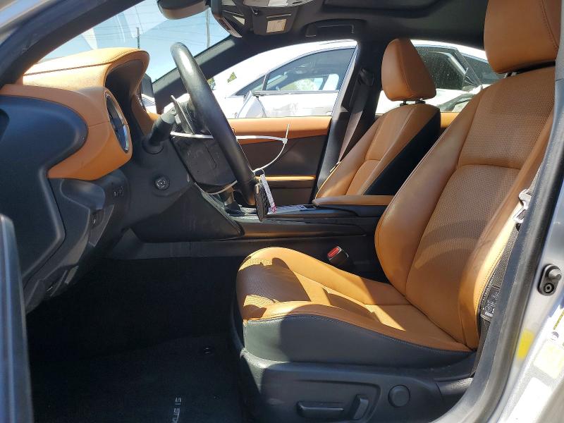 Photo 7 from auction – 2022 LEXUS IS with VIN JTHDA1D24N5122644