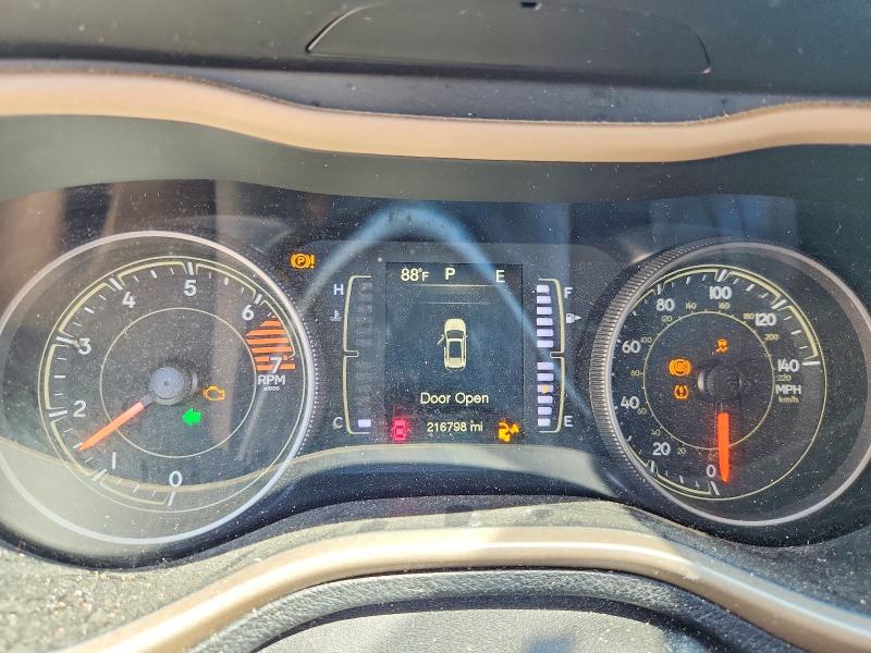 Photo 9 from auction – 2018 JEEP CHEROKEE with VIN 1C4PJLCB1JD573932