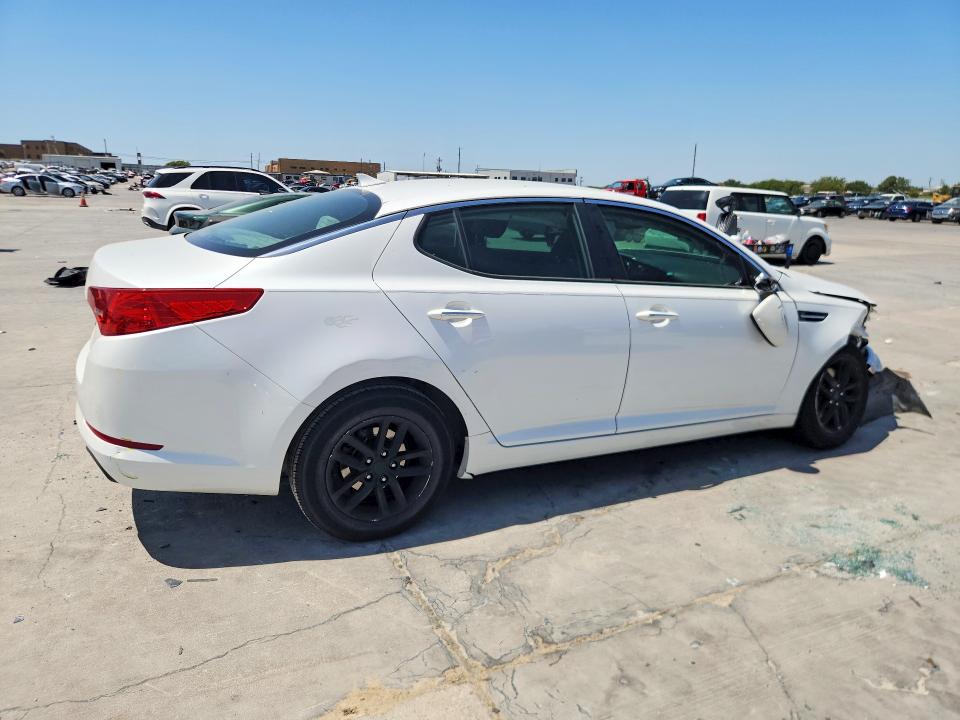 Photo 3 from auction – 2013 KIA OPTIMA with VIN KNAGM4A73D5360696