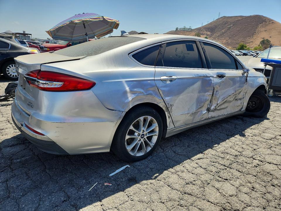 Photo 3 from auction – 2019 FORD FUSION with VIN 3FA6P0MU5KR185562