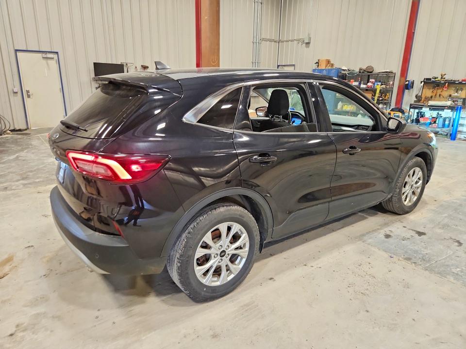 Photo 3 from auction – 2023 FORD ESCAPE with VIN 1FMCU0GNXPUA11377
