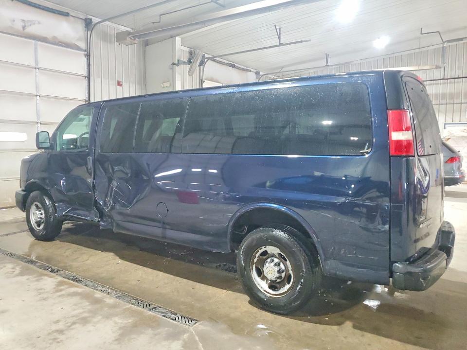Photo 2 from auction – 2011 CHEVROLET EXPRESS G3500 with VIN 1GAZGZFG3B1159922
