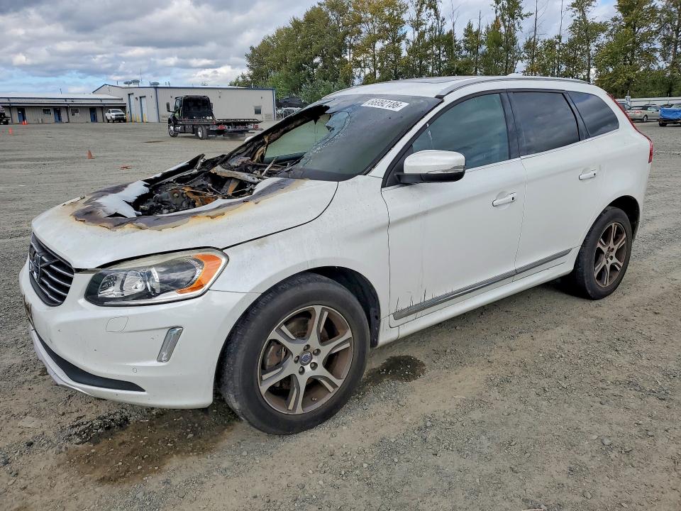 VOLVO XC60 2015 with VIN YV4902RD6F2600749 - Photo from auction