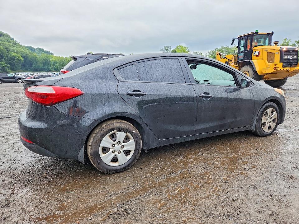 Photo 3 from auction – 2015 KIA FORTE with VIN KNAFK4A62F5337633