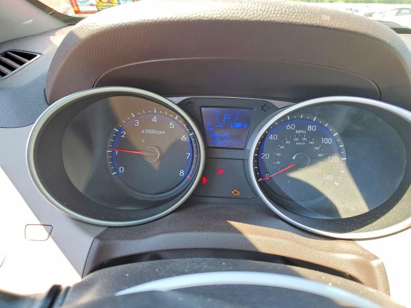 Photo 9 from auction – 2012 HYUNDAI TUCSON with VIN KM8JU3AC6CU513698