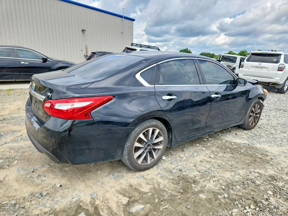 Photo 3 from auction – 2017 NISSAN ALTIMA with VIN 1N4AL3AP2HC112968
