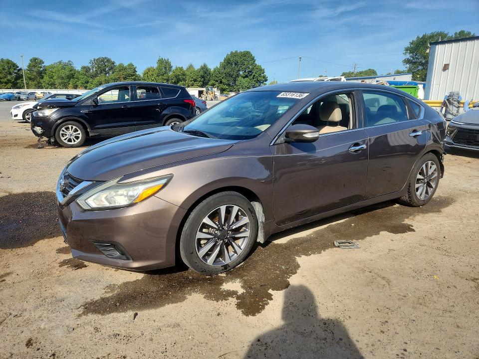 NISSAN ALTIMA 2017 with VIN 1N4AL3APXHC124415 - Photo from auction
