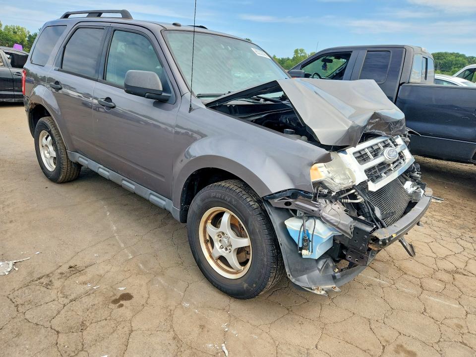 Photo 4 from auction – 2011 FORD ESCAPE with VIN 1FMCU0D71BKC53971