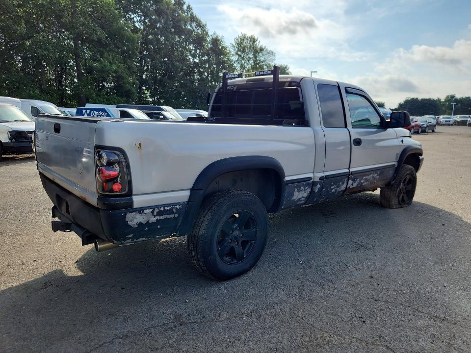 Photo 3 from auction – 1999 DODGE RAM 1500 with VIN 3B7HF13Y5XG205909