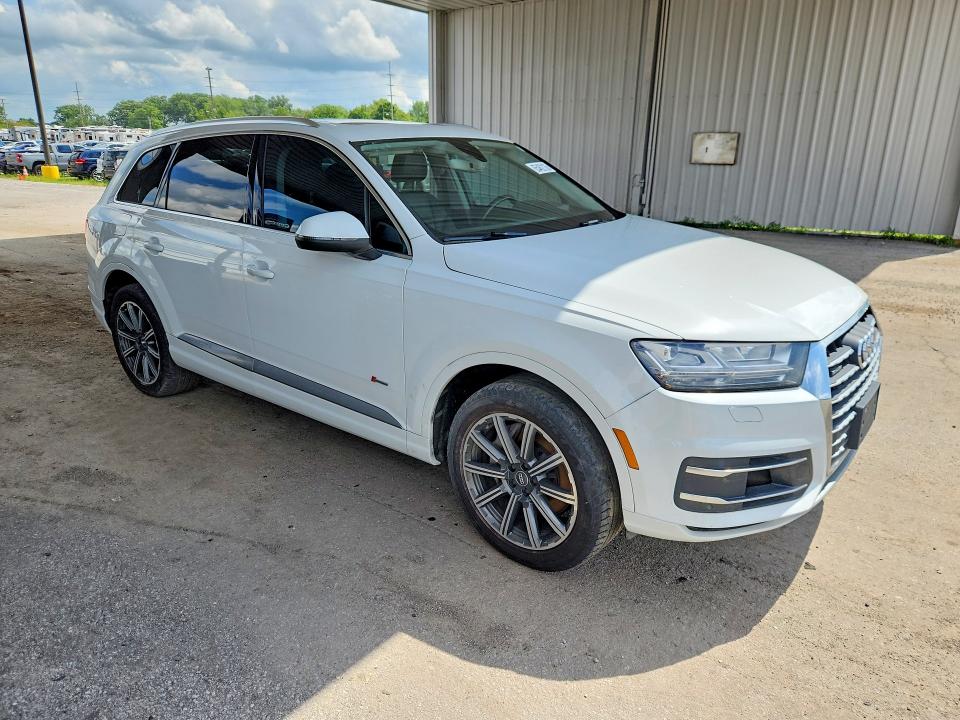 Photo 4 from auction – 2017 AUDI Q7 with VIN WA1VAAF73HD001073